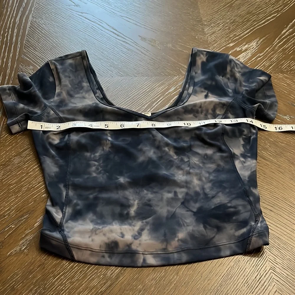 Lululemon align tee crop blue & gray tie dye top Size 4